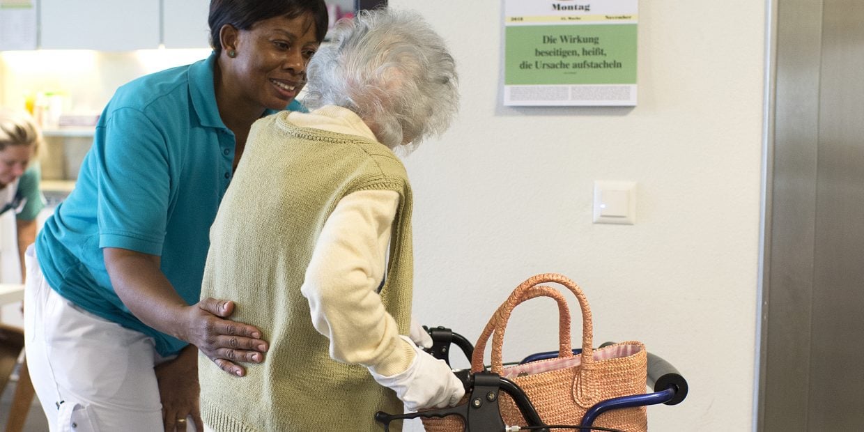 Esperto/a in cure geriatriche e psicogeriatriche con diploma federale (EPS)