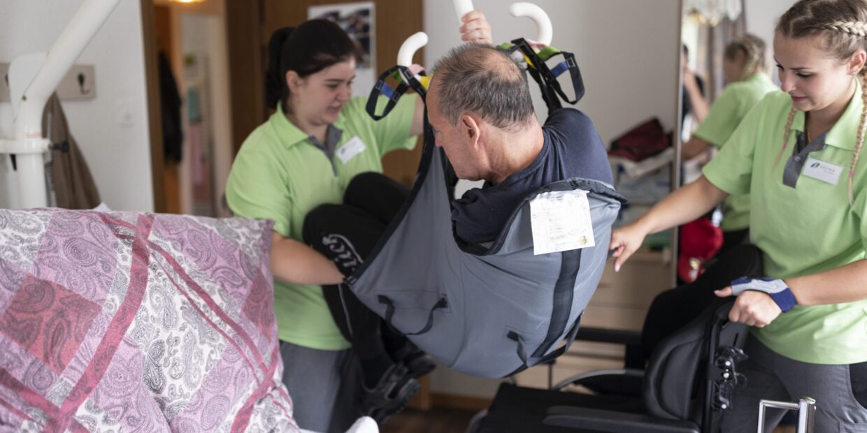 SPITEX, SPITEX SCHWEIZ, SPITALEXTERNE HILFE UND PFLEGE, NON PROFIT ORGANISATION, NONPROFIT ORGANISATION, HILFE UND PFLEGE ZU HAUSE, PFLEGE, PFLEGELEISTUNG, HILFE, HILFESTELLUNG, BETREUUNG, GESUNDHEITSWESEN, SOZIALWESEN, KRANKENPFLEGE, PFLEGEBEDUERFTIG, KLI